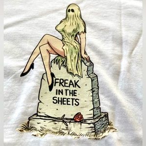 Freak in The Sheets | Ghost Lady on Tombstone Women’s White Tee Size M NWT